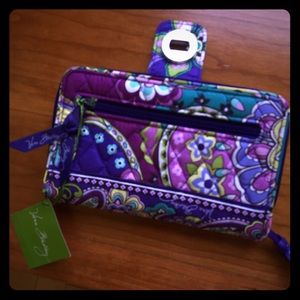 Vera Bradley never used wallet